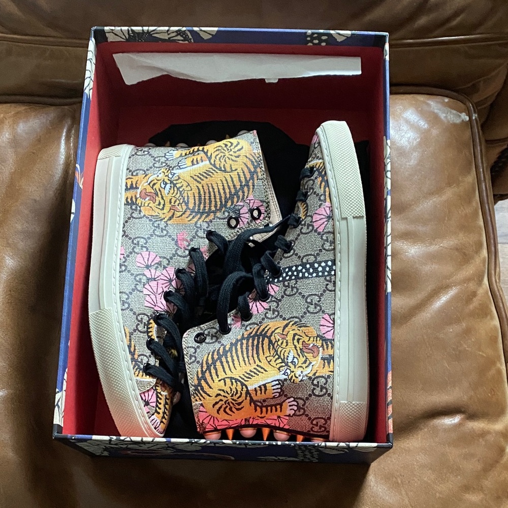 GUCCI